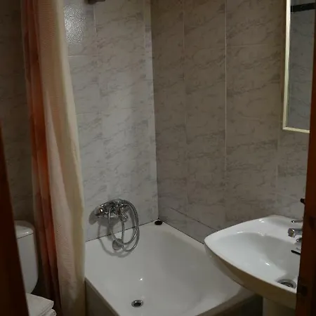 Hostal La Neu Castellar De N'Hug Exterior photo